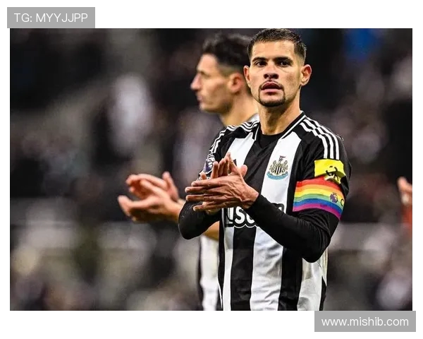 吉马良斯拒沙特高薪留守纽卡 为世界杯梦想喜鹊欲立雕像致敬(2)